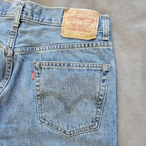 LEVIS 505 JEANS Mens 34x32 Regular Fit Medium Wash Denim Classic Bike Motor - Picture 13 of 14